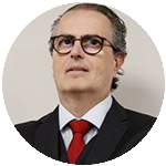 Enxergar a realidade e se adaptar Enxergar a realidade e se adaptar