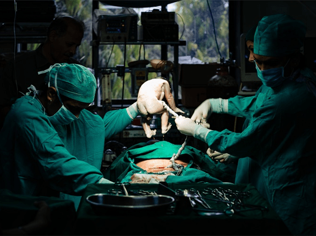 Hospital indenizará por deixar compressa na barriga de mãe após parto Hospital indenizará por deixar compressa na barriga de mãe após parto
